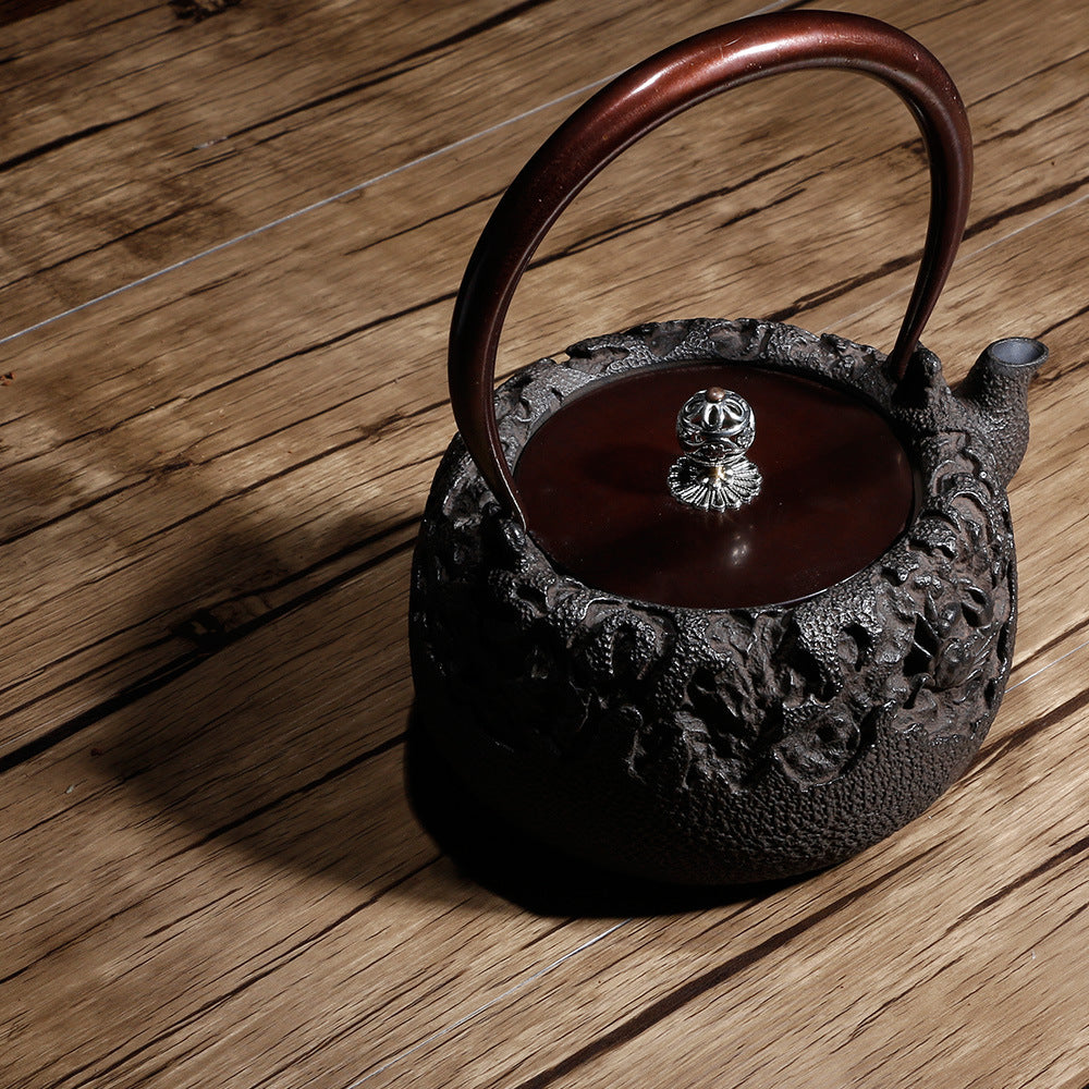 Antique-inspired teapots