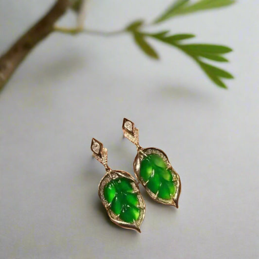 emerald-earrings